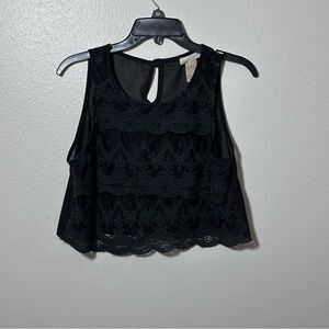 Women‎ Black Crop Top Lace Embroidered Size M.